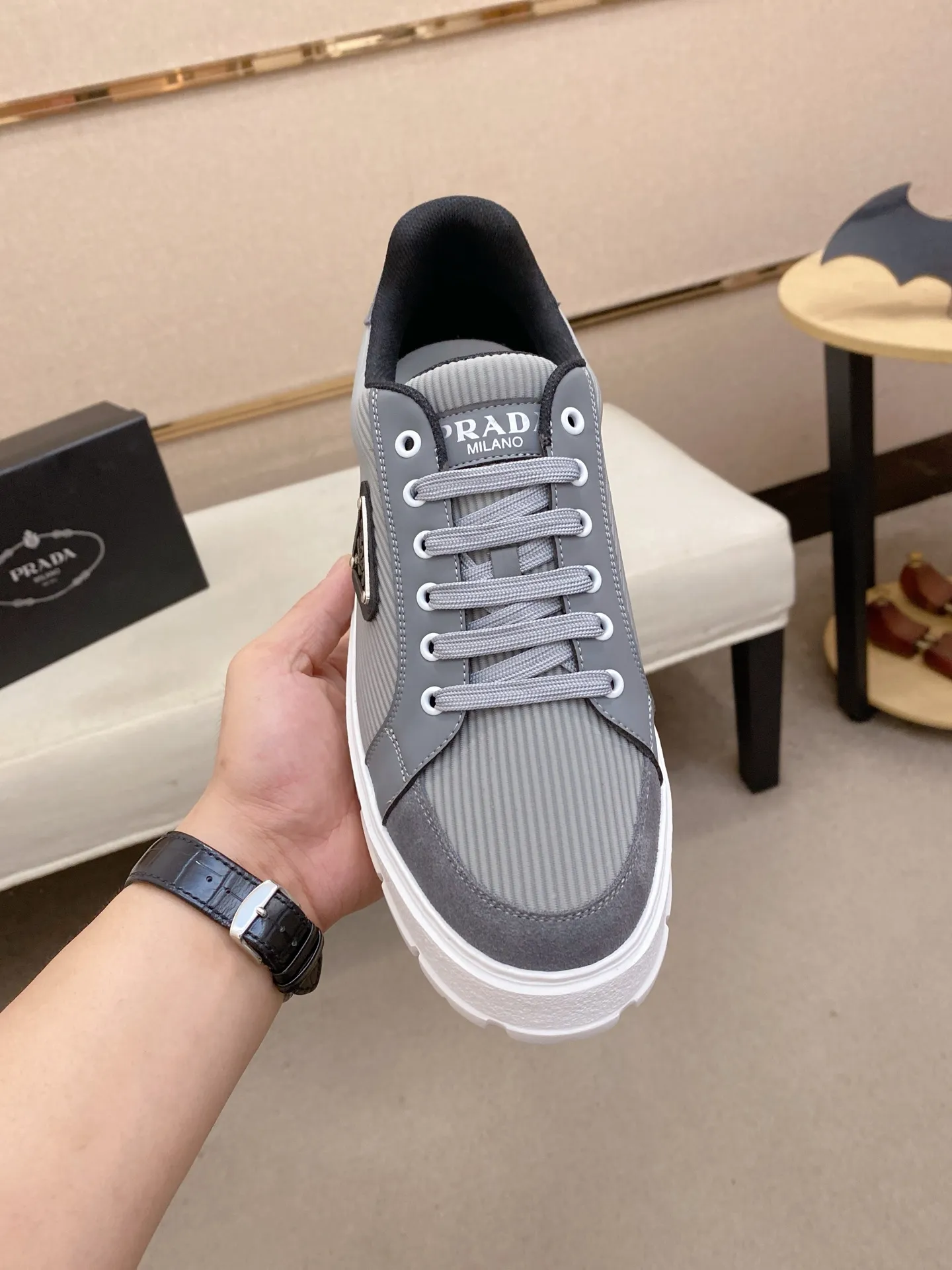 Men's men's shoes💰: 440💰[Prada～Prada] Trendy new styles are on the market. Same style as the official website. Counter quality. Original version. [Strong] [Strong] Imported selected first-layer cowhide. Comfortable and breathable sheepskin lining, fine workmanship, upper layer made of 100% pure cowhide, original last shape, comfortable on the feet, shoe sizes 38 to 44
